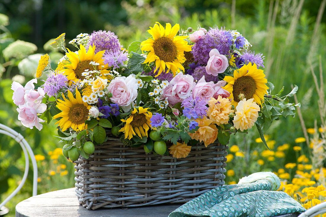 Summer arrangement in the basket box