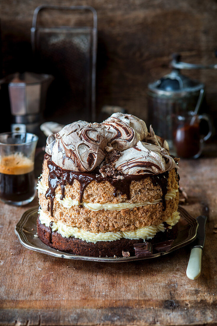 Nut and meringue cake with a brownie base