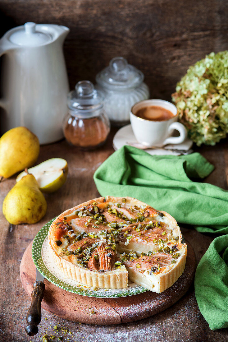 Pear cake with pistachios