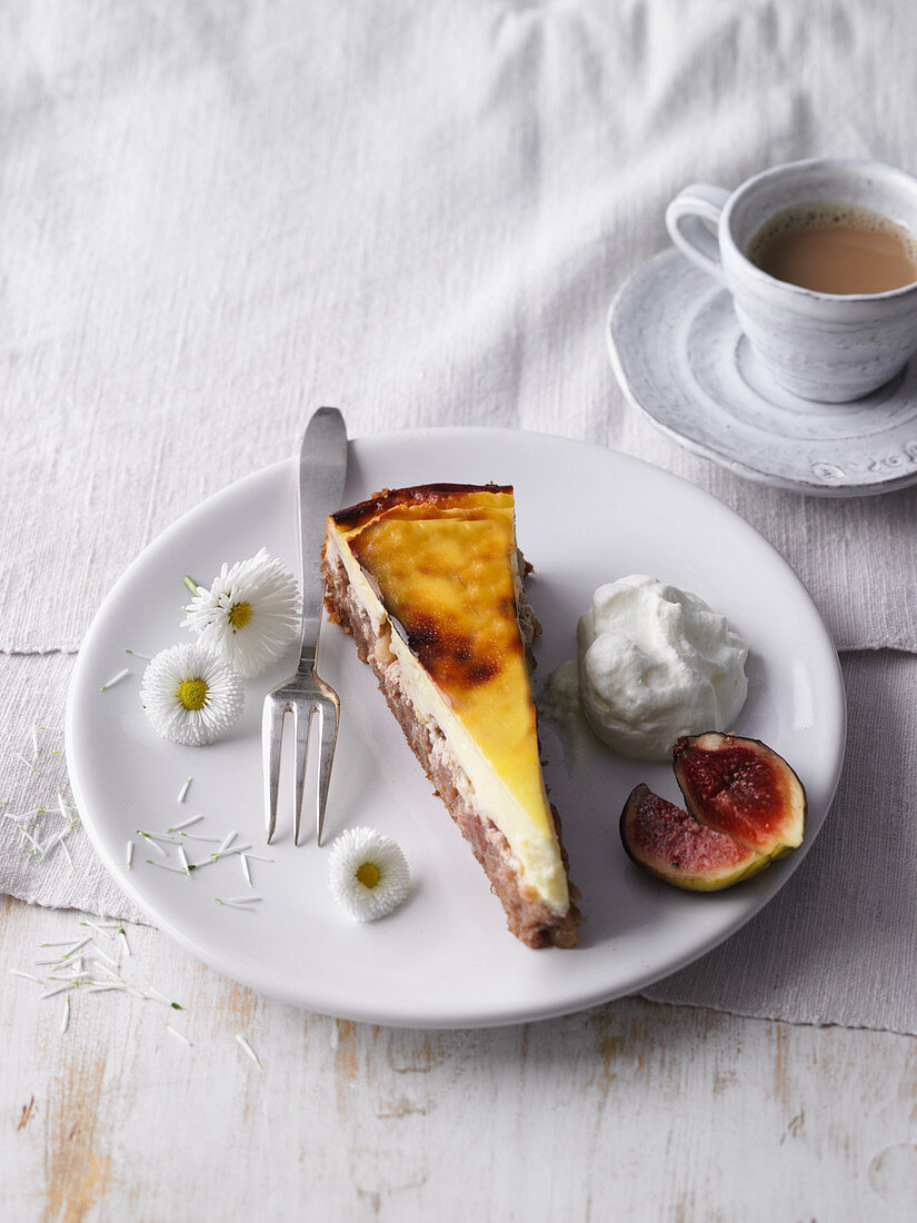 Ziegenkäsekuchen mit Feigen