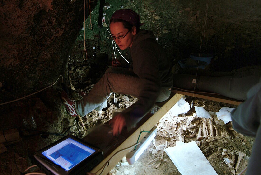 Excavation at the Cova des Pas prehistoric site