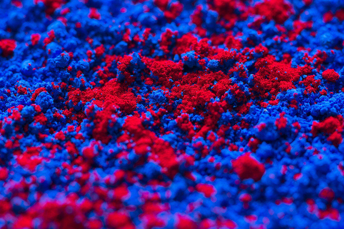 Blue and red artist's pigment