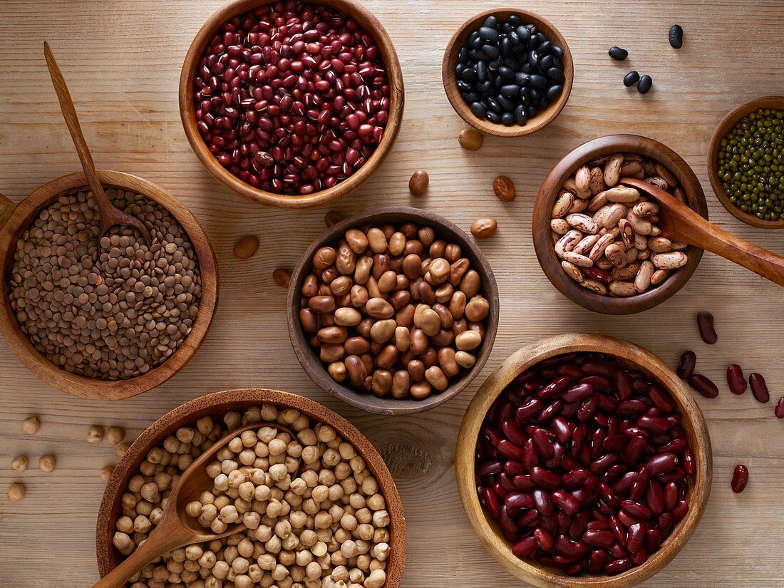 Pulses in wooden bowls