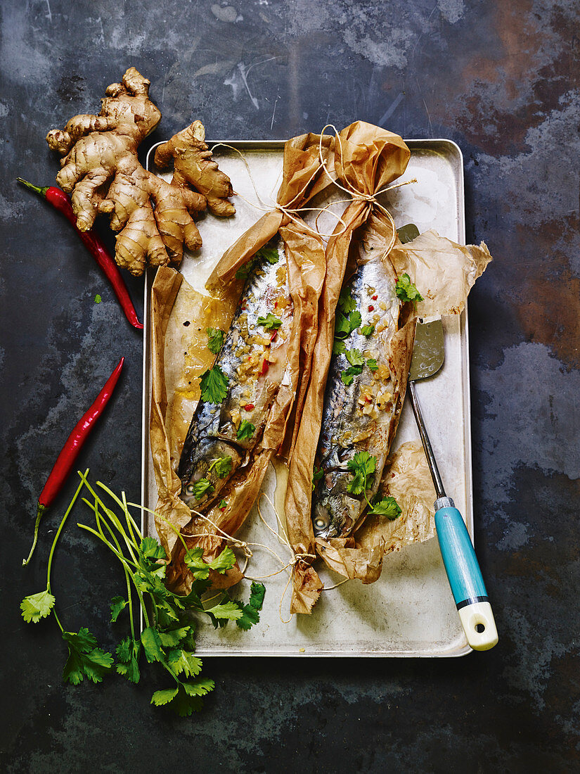 Mackerel baked in parchment paper with chilli and ginger
