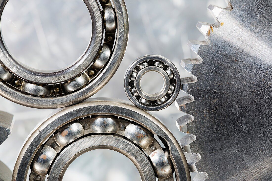Steel gears with ball-bearings