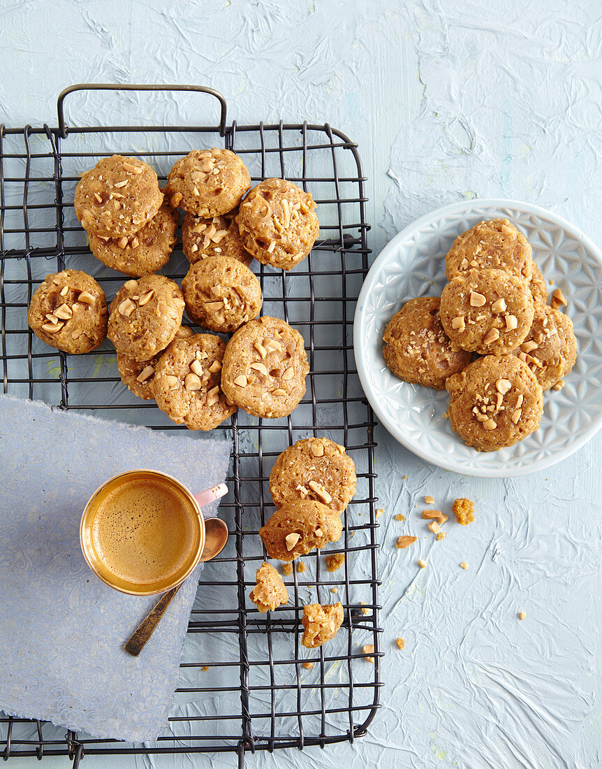 Crunchy peanut butter cookies