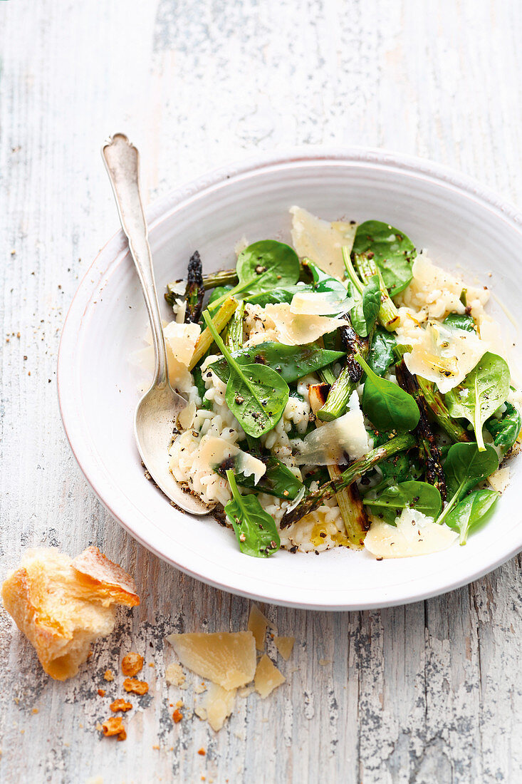 Risotto mit Blattspinat, Thaispargel und Zuckerschoten vom Grill