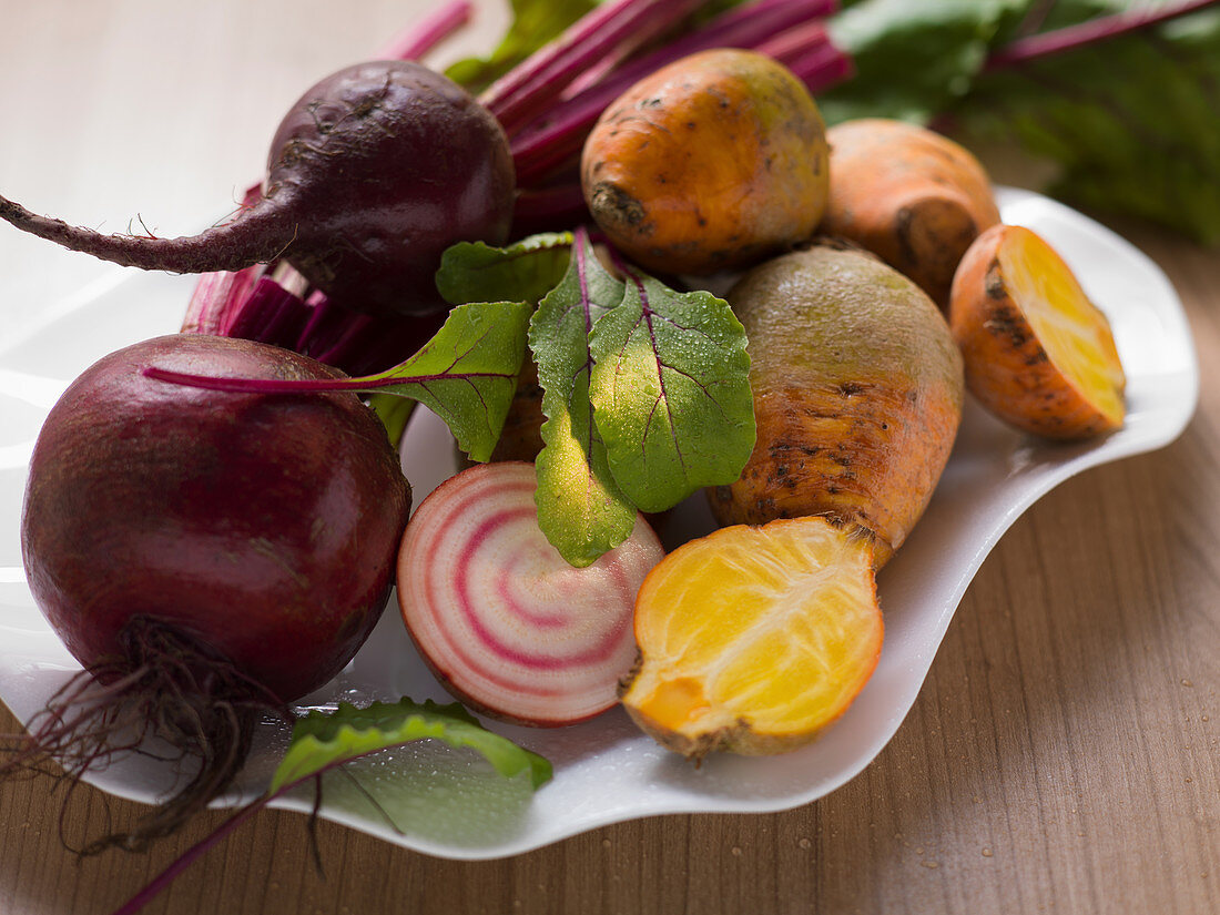 Beetroot, curled and yellow