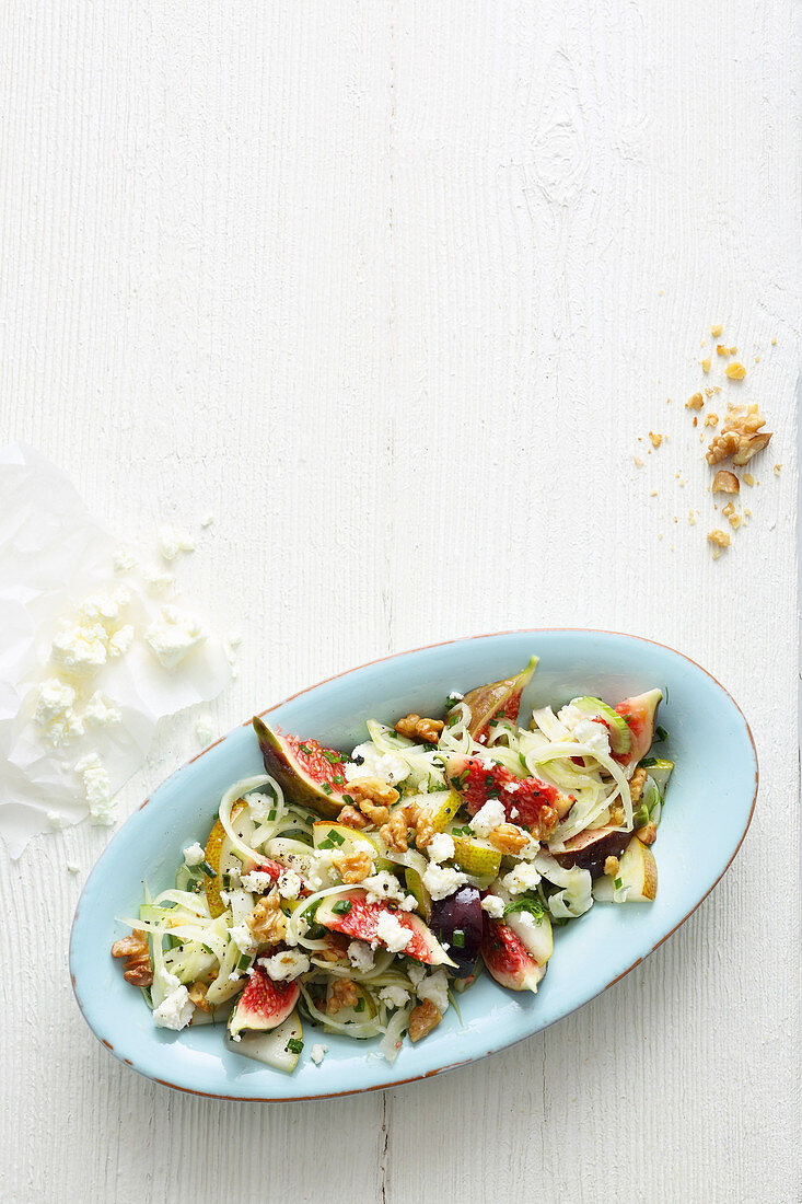 Raw fennel salad with figs, pears and feta cheese