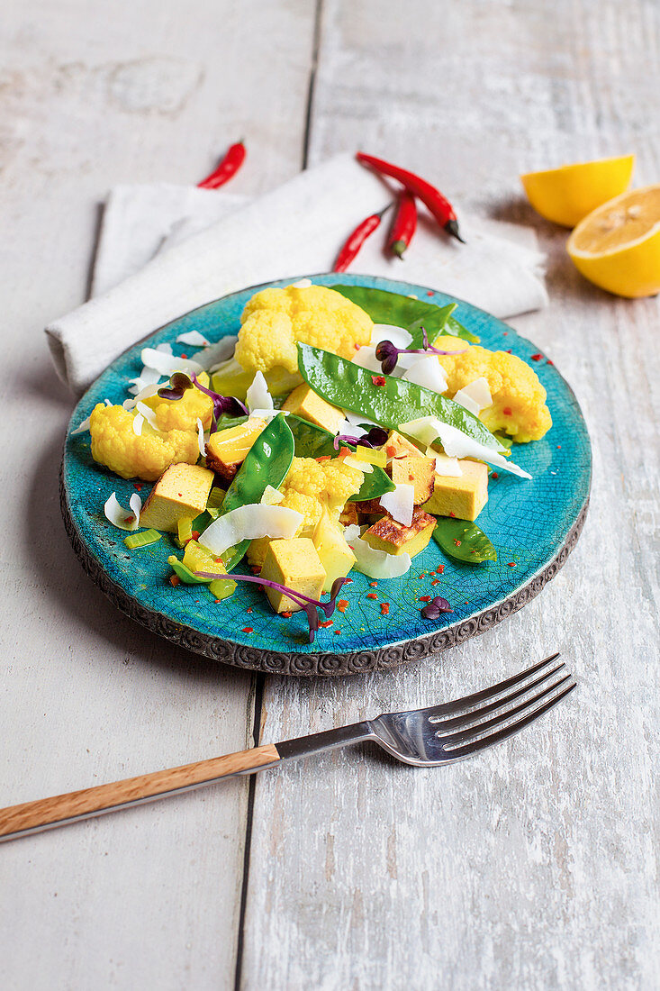 Vegan cauliflower curry with tofu