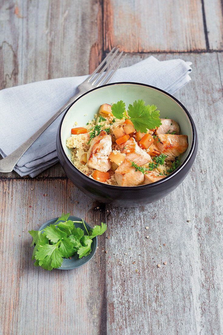 Couscous mit Hähnchen und Möhren