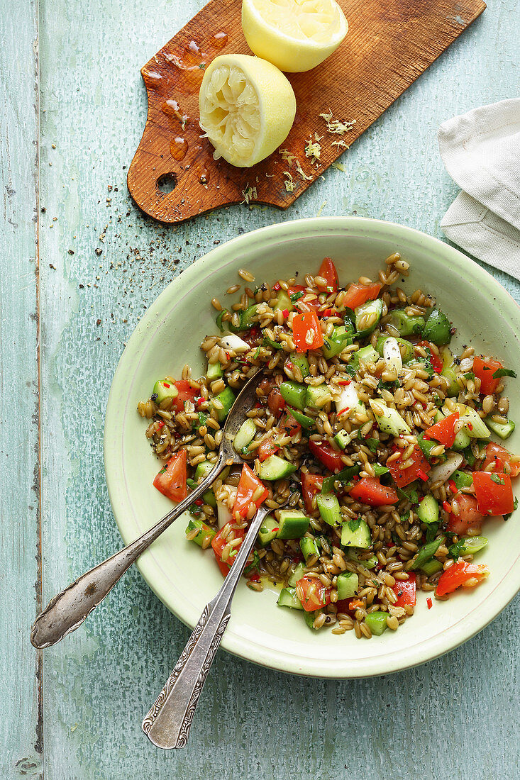 Freekeh tabbouleh with vegetables