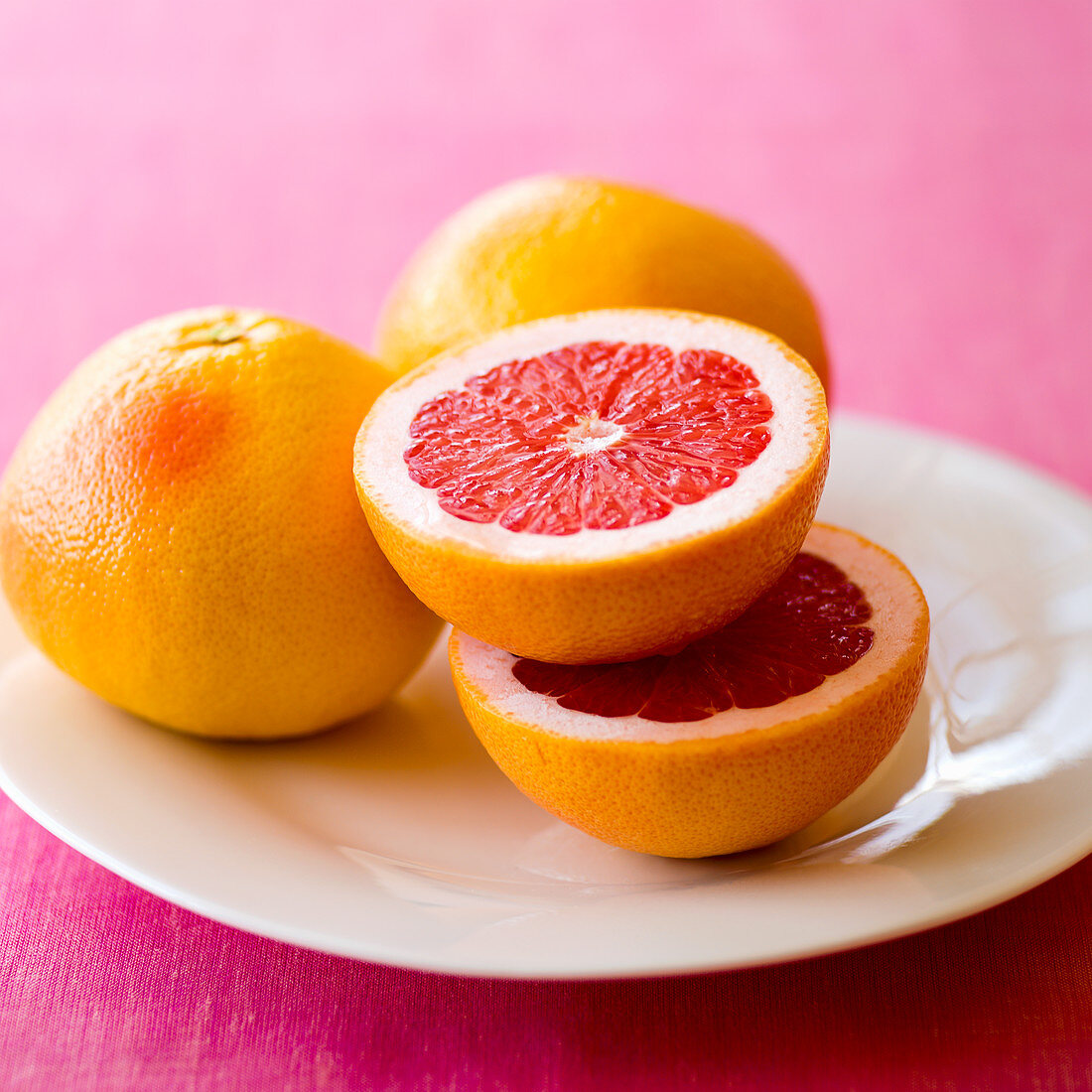 Plate of grapefruits