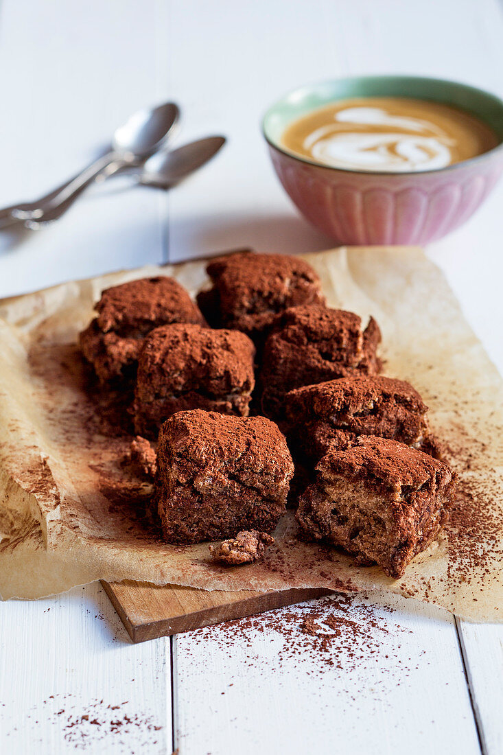 Healthy brownies with apple sauce