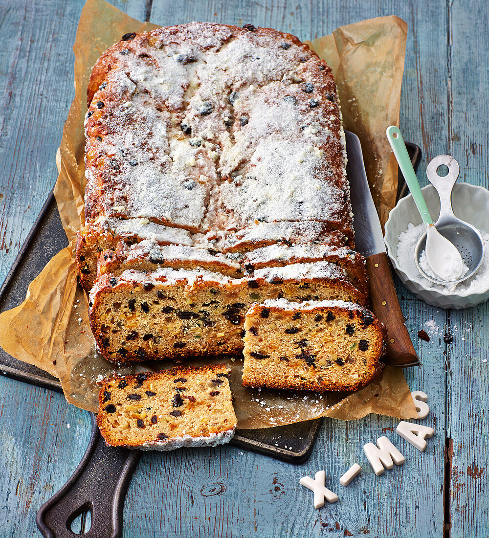 Klassischer Christstollen nach Großmutters Rezept