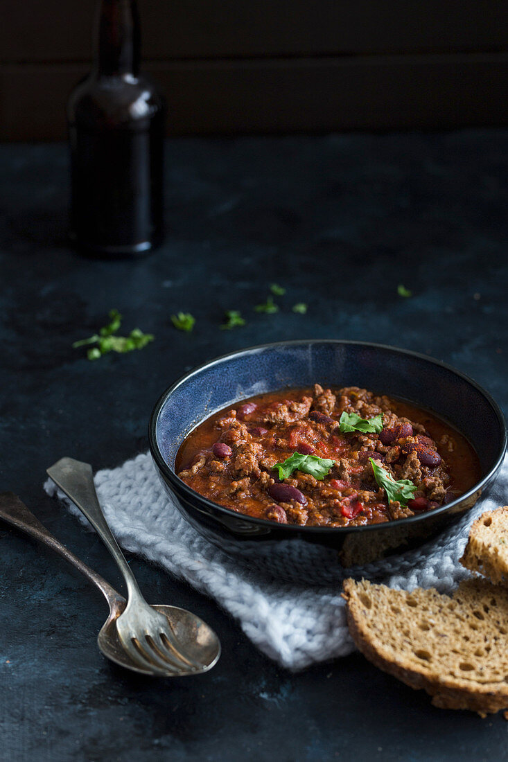 Chilli con carne in a dark bowl