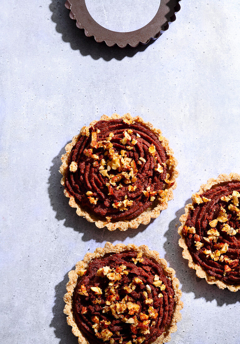 Nut tartlets (trend from the 2010s)