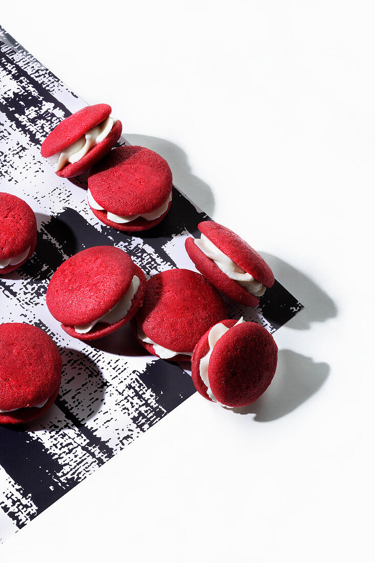 Red velvet whoopie pies (trend from the 2010s)