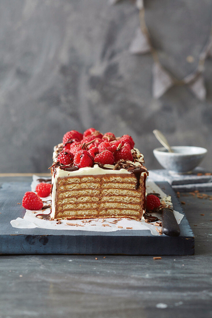 Tiramisù-Kuchen mit Himbeeren