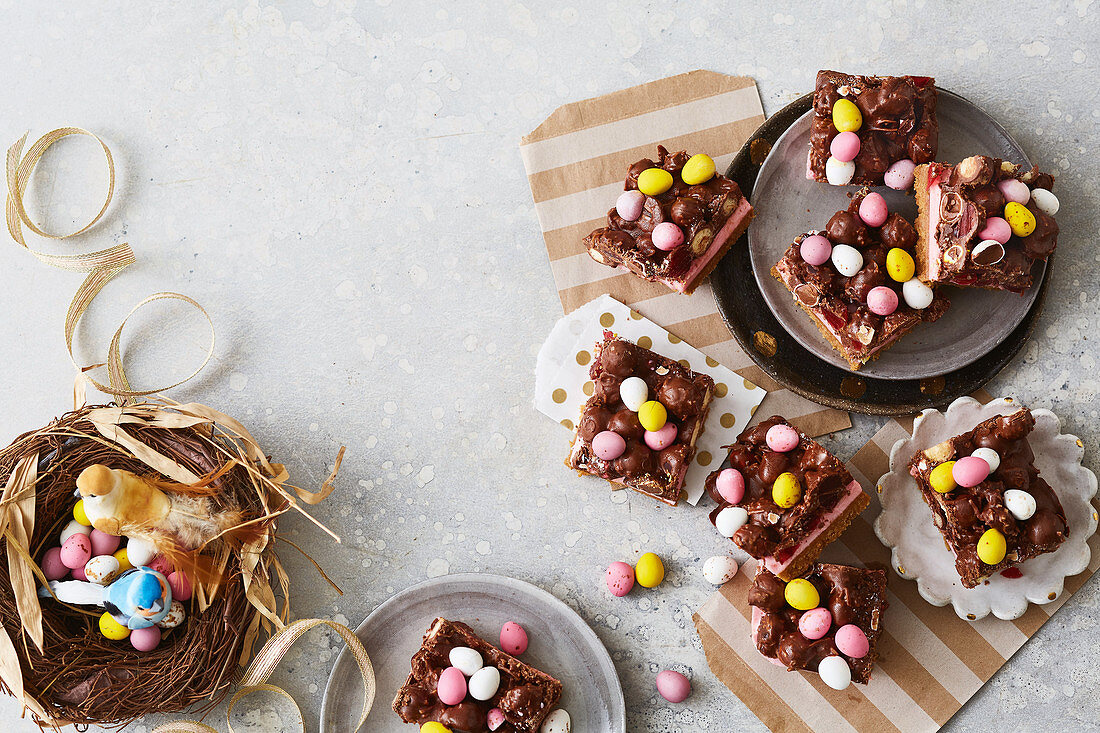 Marshmallow slices with colourful Easter eggs