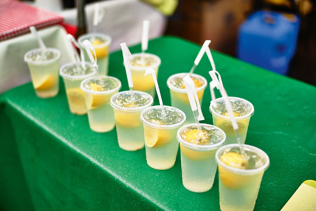 Lynchburg lemonade in cups to take away