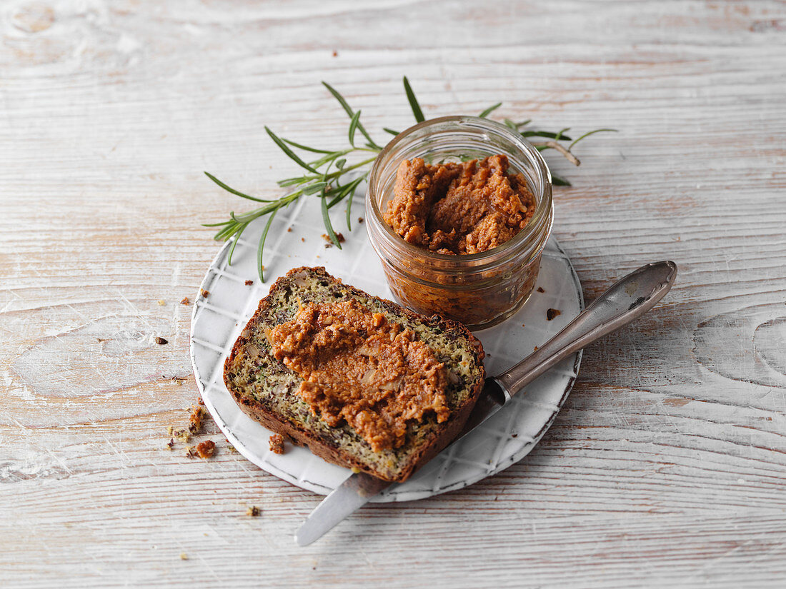 Vegan mushroom and tomato spread