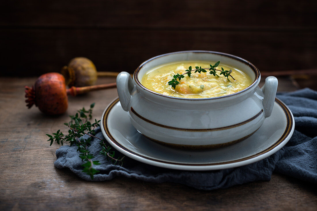 Potato and vegetable soup (vegan)