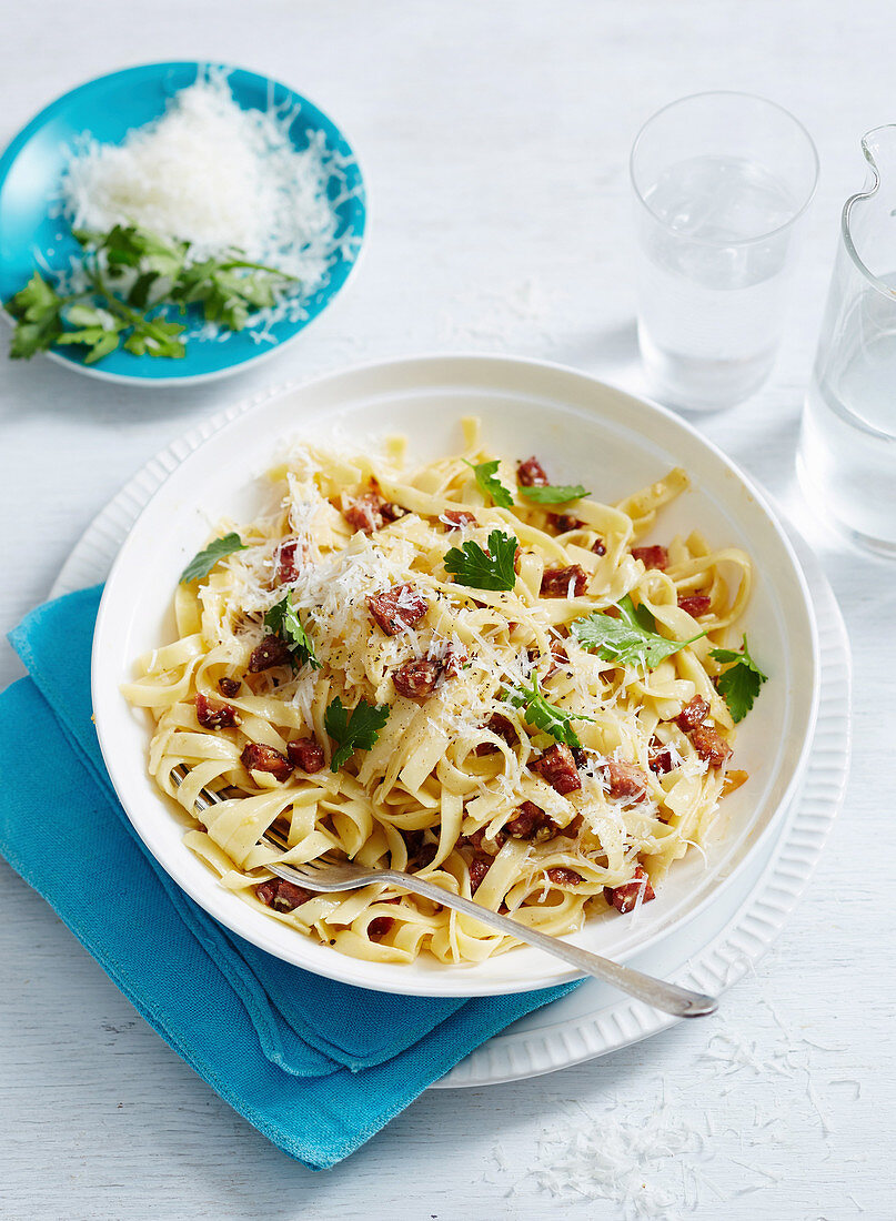 Fettuccine '​​Carbonara' mit Chorizo