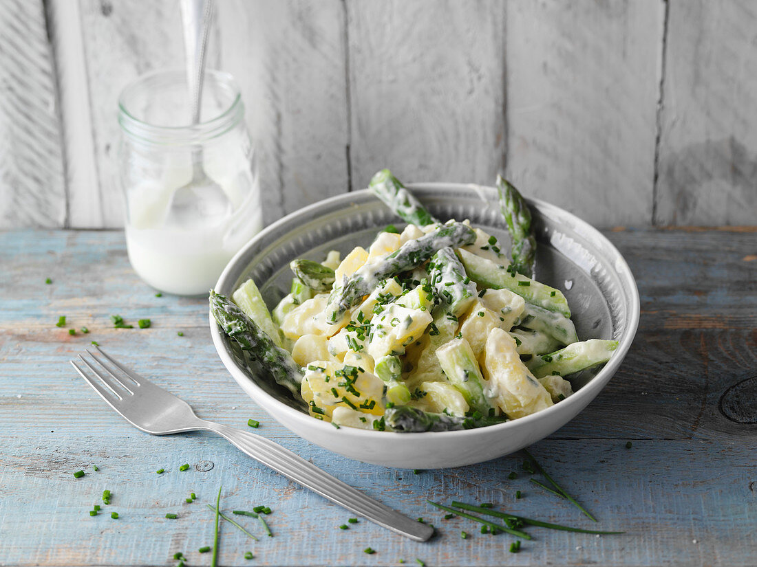 Kartoffelsalat mit grünem Spargel