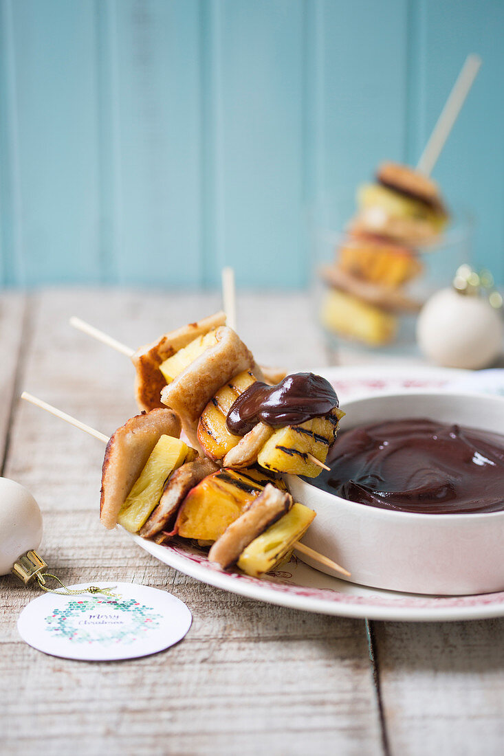 French toast kebabs with chocolate fondue
