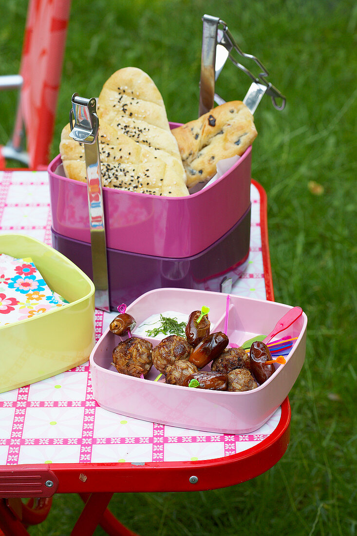 Meatballs with pita bread for a picnic