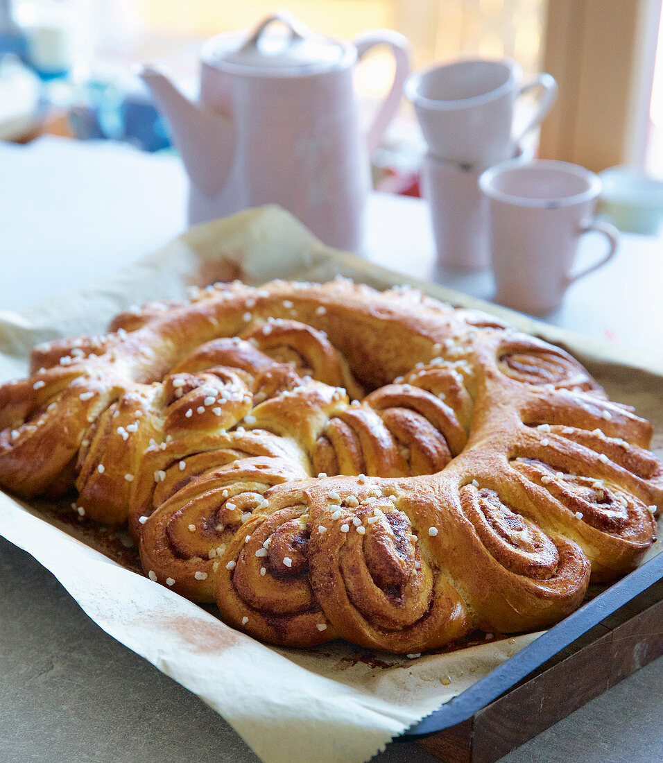 Cinnamon bun wreath with sugar nibs