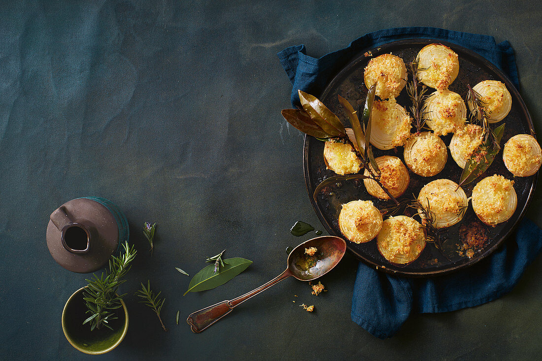 Crunchy topped roasted baby onions