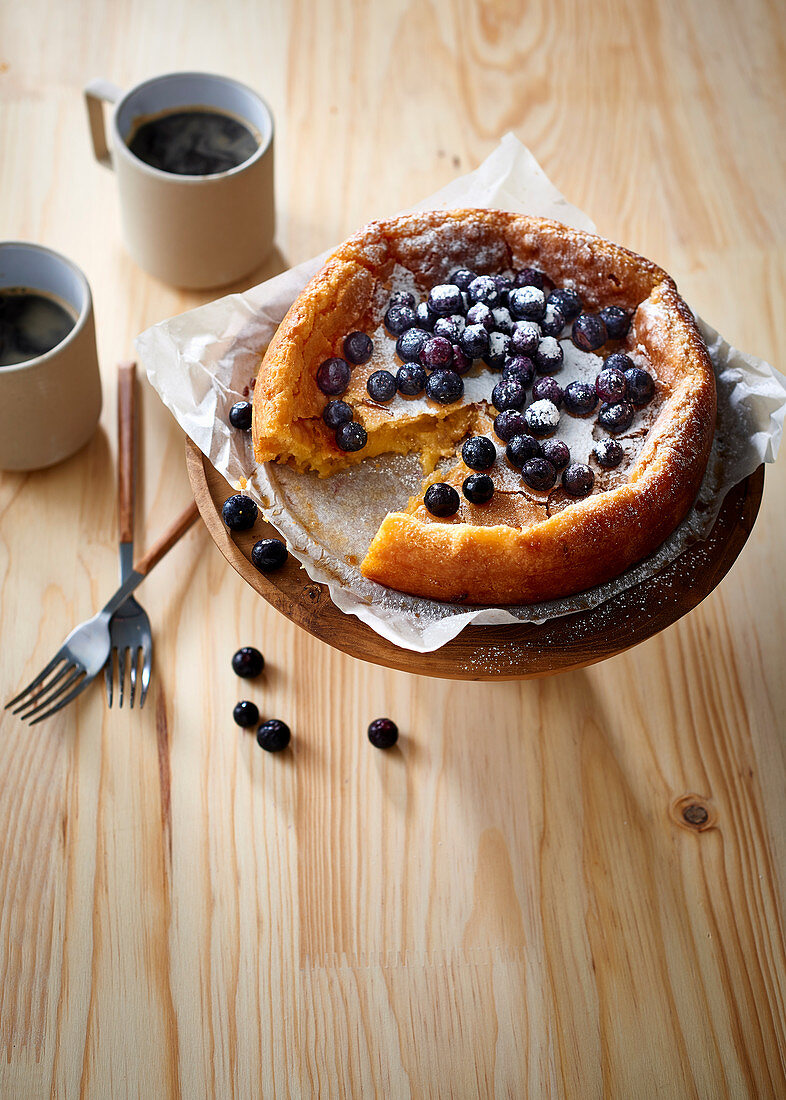 White chocolate cake with blueberries