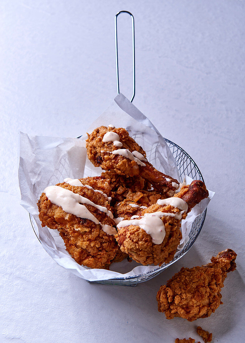 Fried chicken with a spicy cream sauce