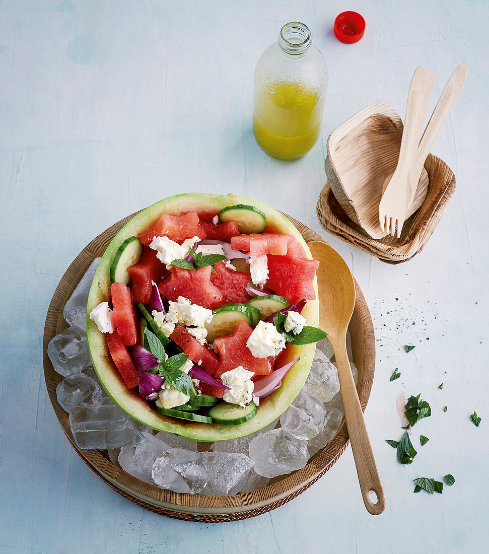 Wassermelonensalat mit Gurke, Feta und frischer Minze