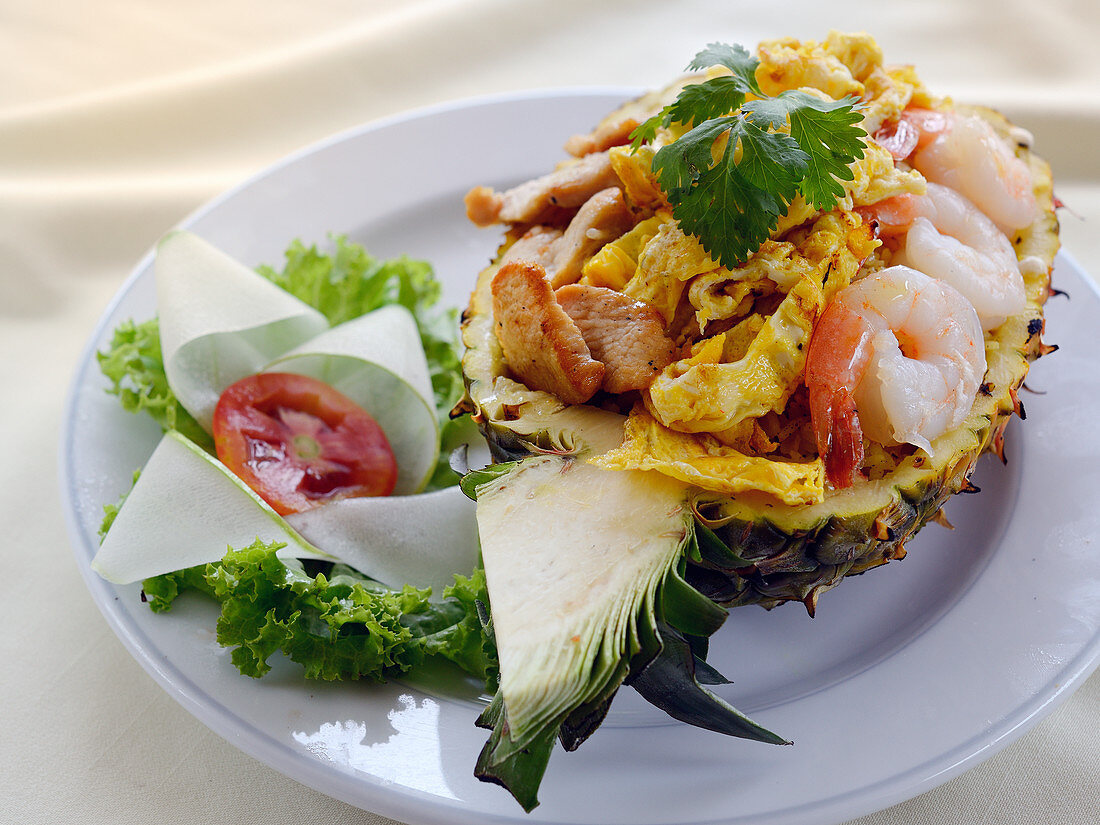 Kaow Ob Sapparod (pineapple stuffed with chicken and shrimp, Thailand)