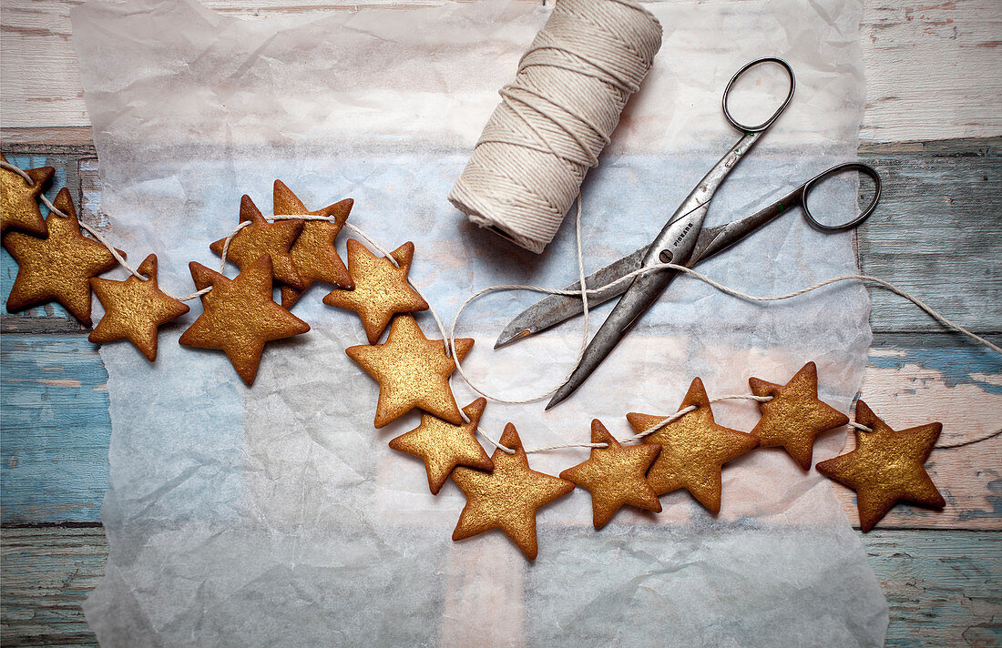 Gingerbread cookies decorated with gold dust