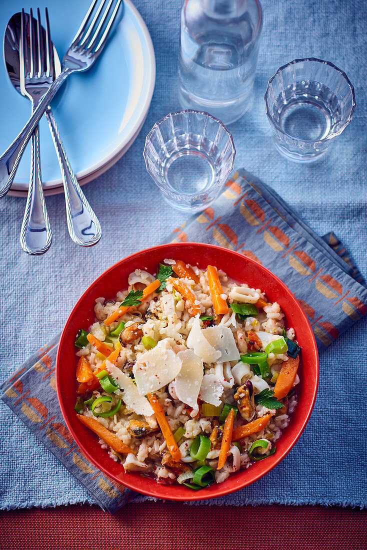 Risotto mit Meeresfrüchten, Gemüse und Parmesan