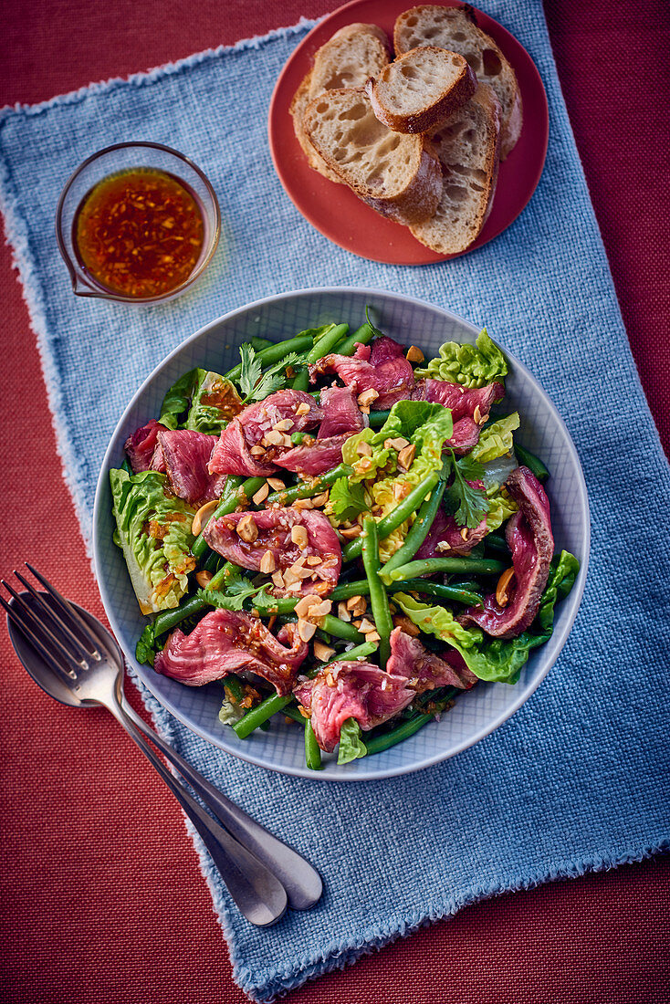 Beef salad with green beans