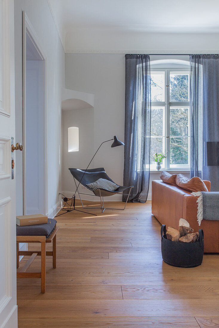 Living room in shades of grey and brown