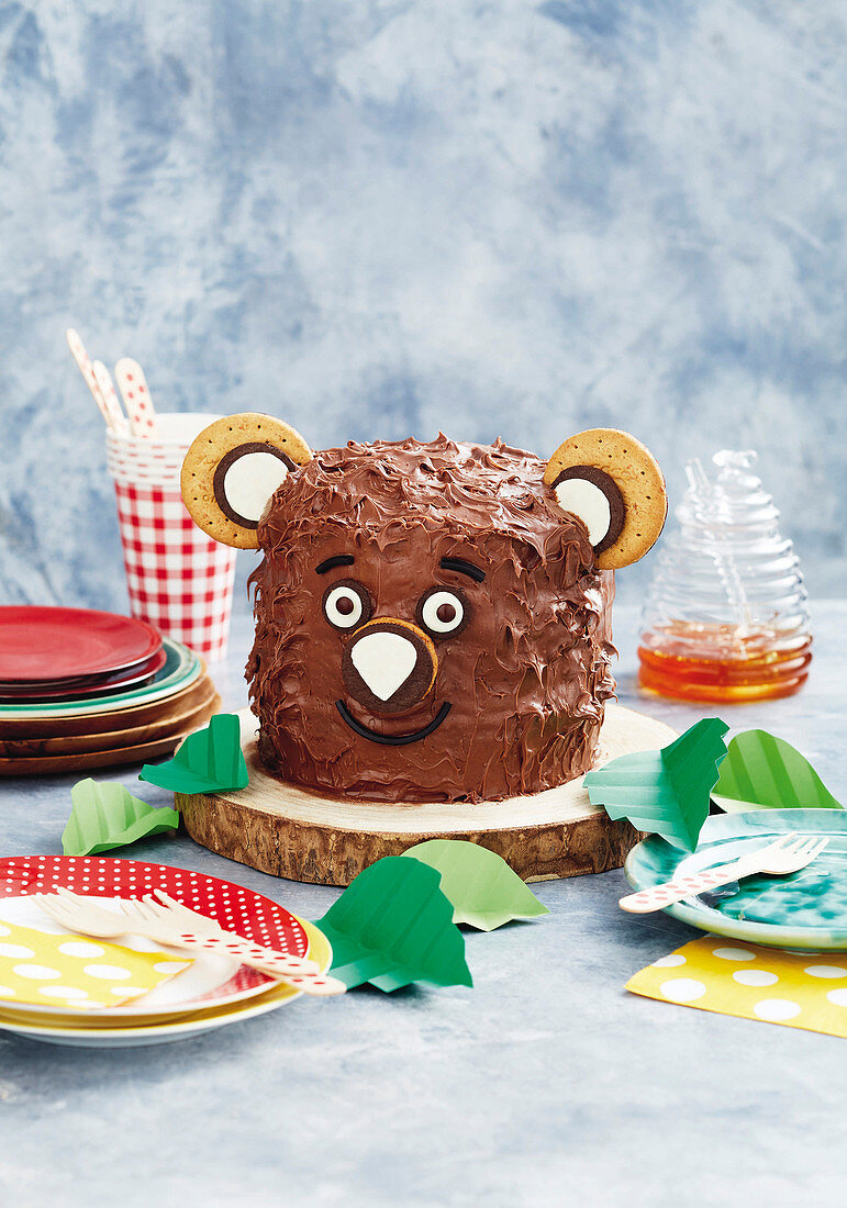 Grizzly chocolate bear cake