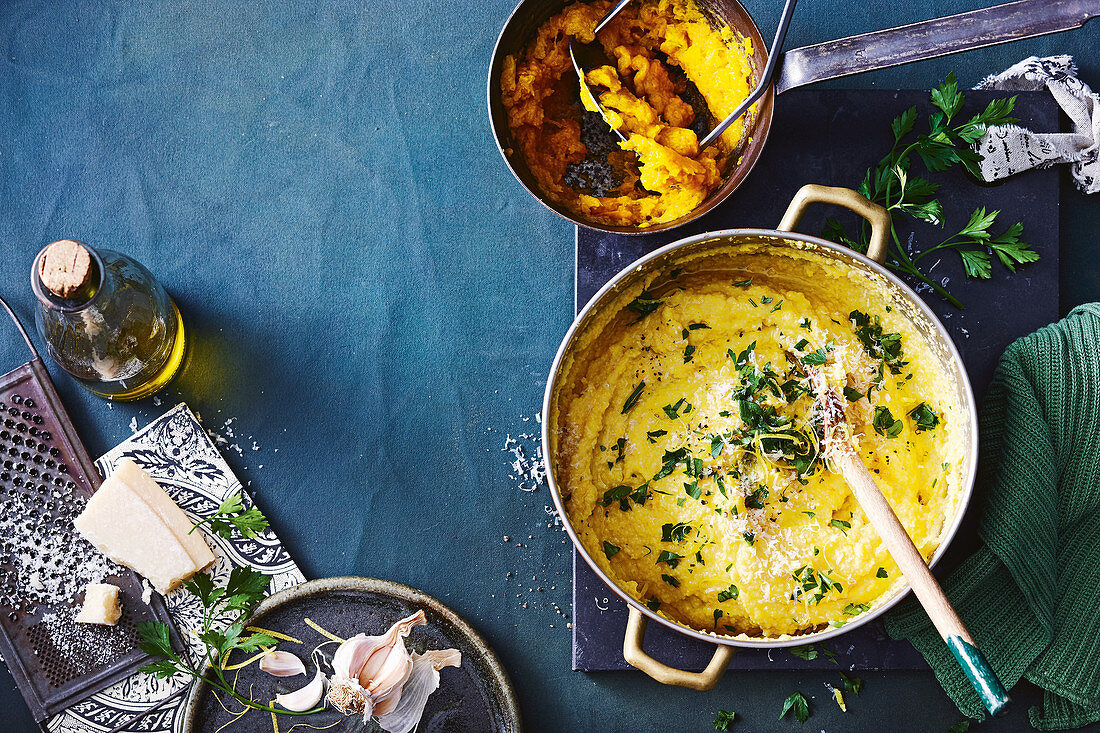 Cremige Kürbispolenta mit Gremolata (Italien)