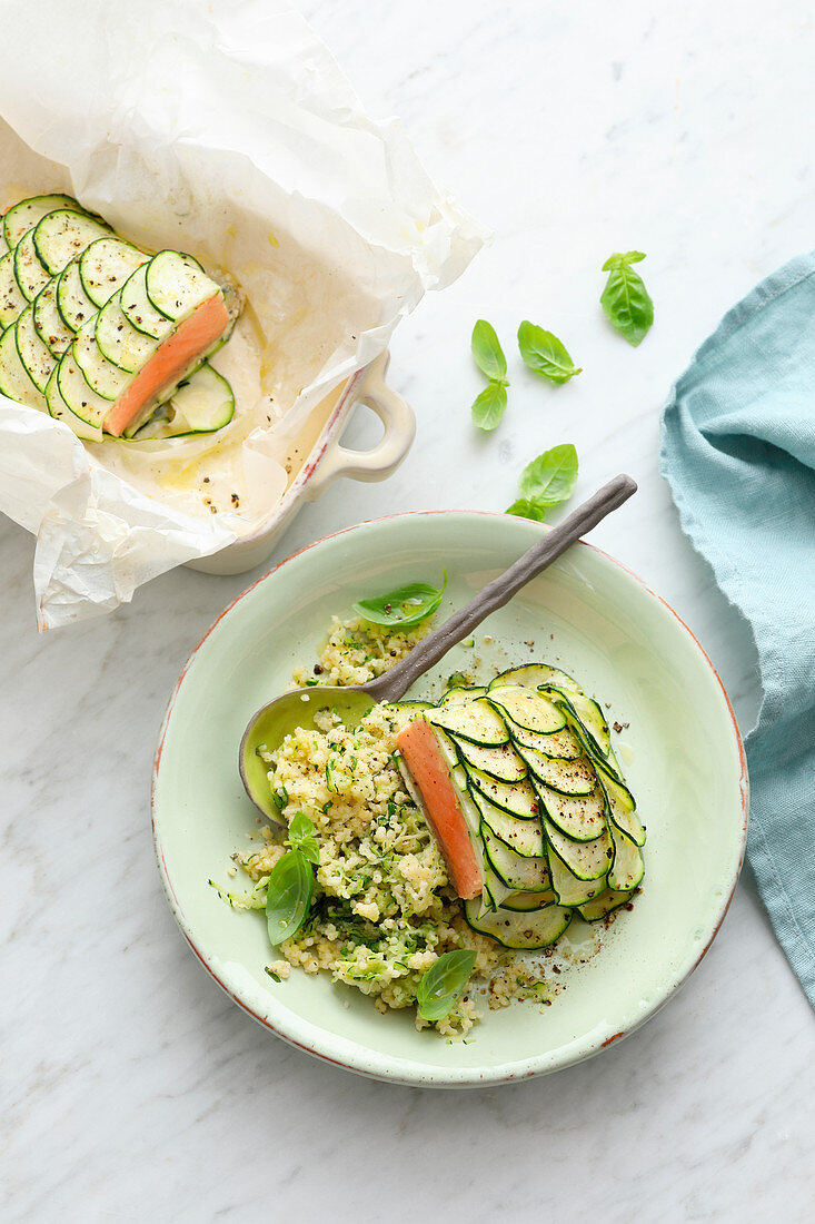 Zucchini-Lachs an Hirse