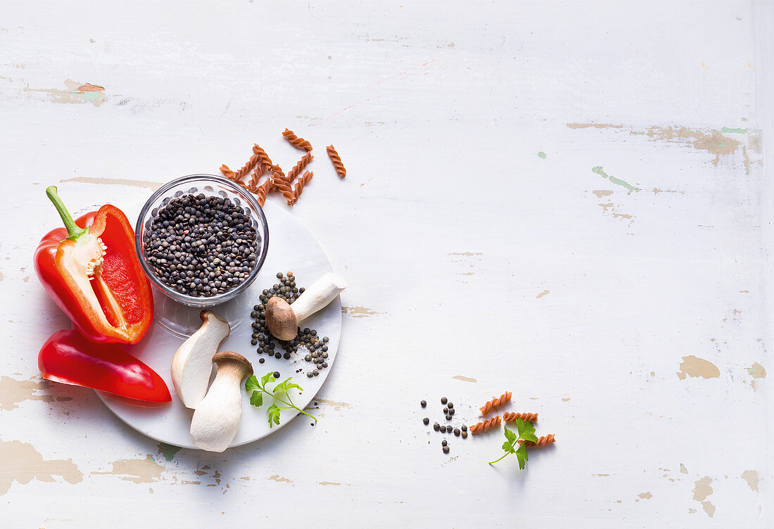 Black lentils, wholemeal pasta, peppers and mushrooms