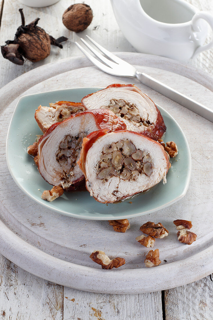 Chicken breast stuffed with walnuts