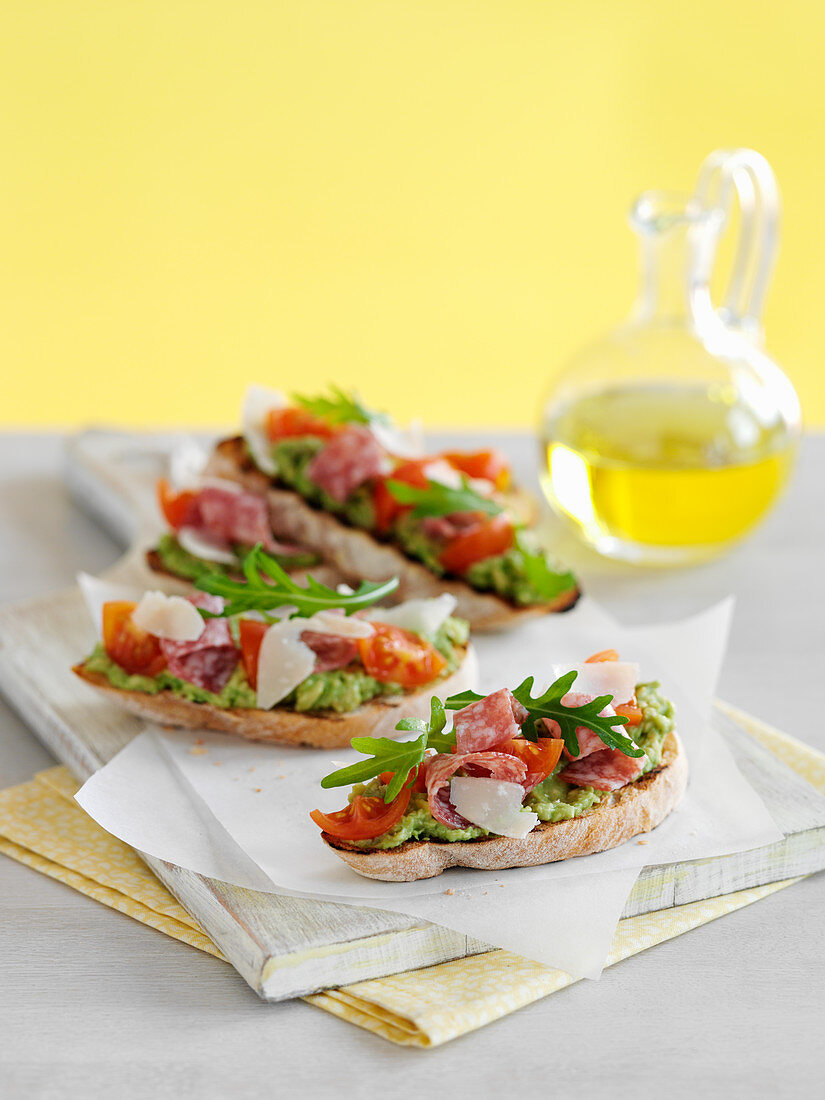 Bruschetta mit Avocado