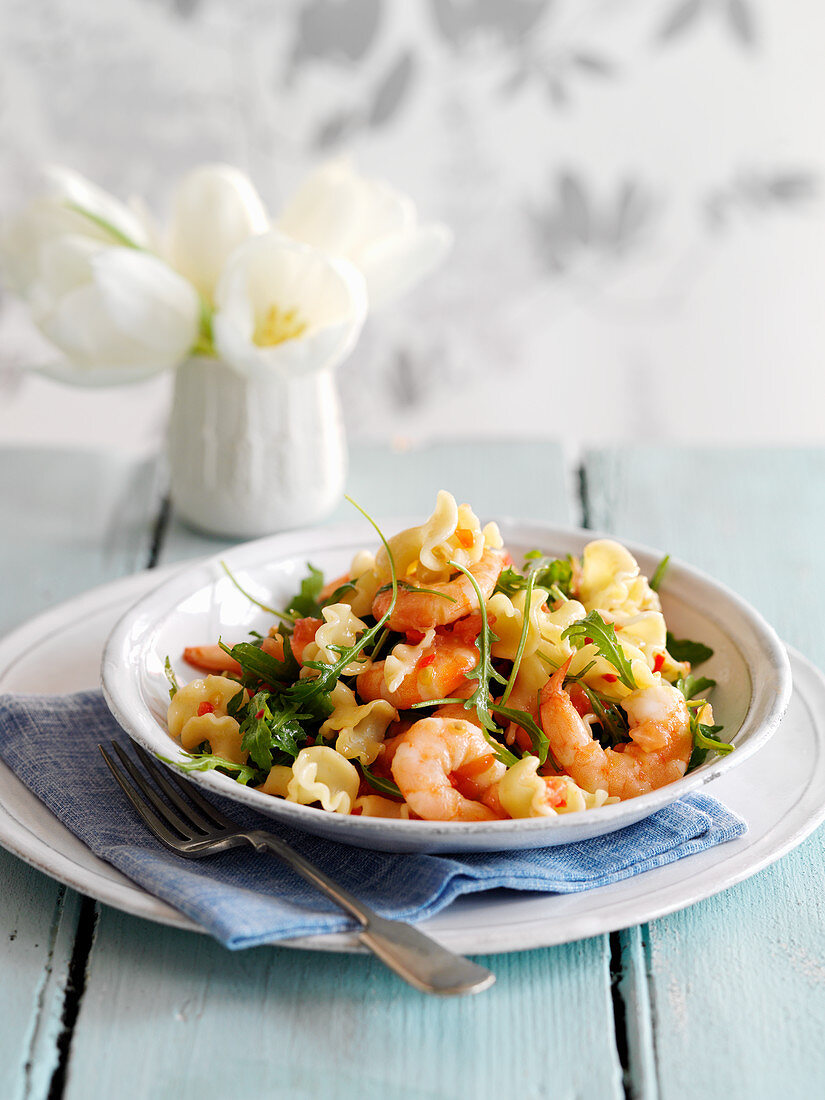 Pasta with shrimps, chilli and tomatoes