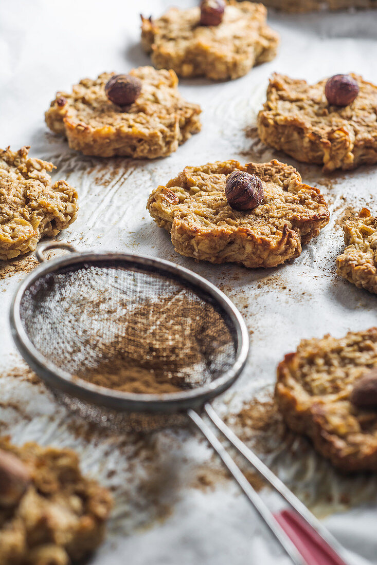 Oat cookies with apple and hazelnuts