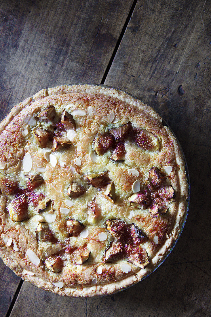 Frangipane with almonds (Tuscan desset made with short crust pastry)